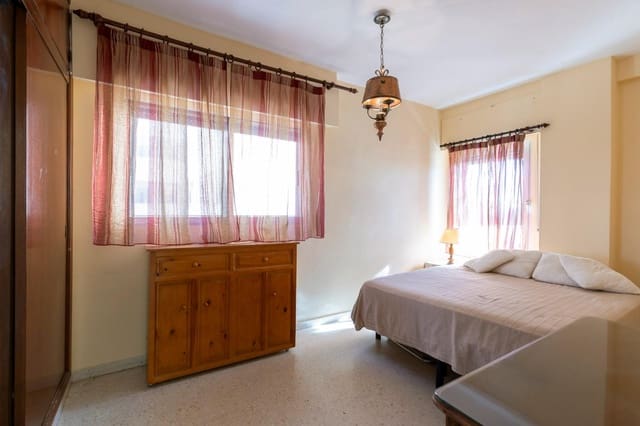 3 bedroom Flat for sale in Almuñécar with pool - € 340,000 (Ref: 9403299)