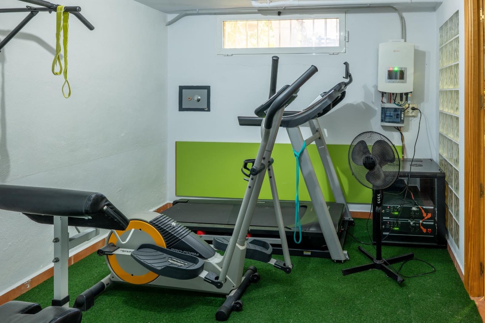 4 sypialnia Dom blizniak na sprzedaż w Huetor Vega z basenem - 390 000 € (Ref: 9406645)