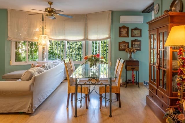 4 soveværelse Semi-Rækkehus til salg i Huétor Vega med swimmingpool - € 390.000 (Ref: 9406645)