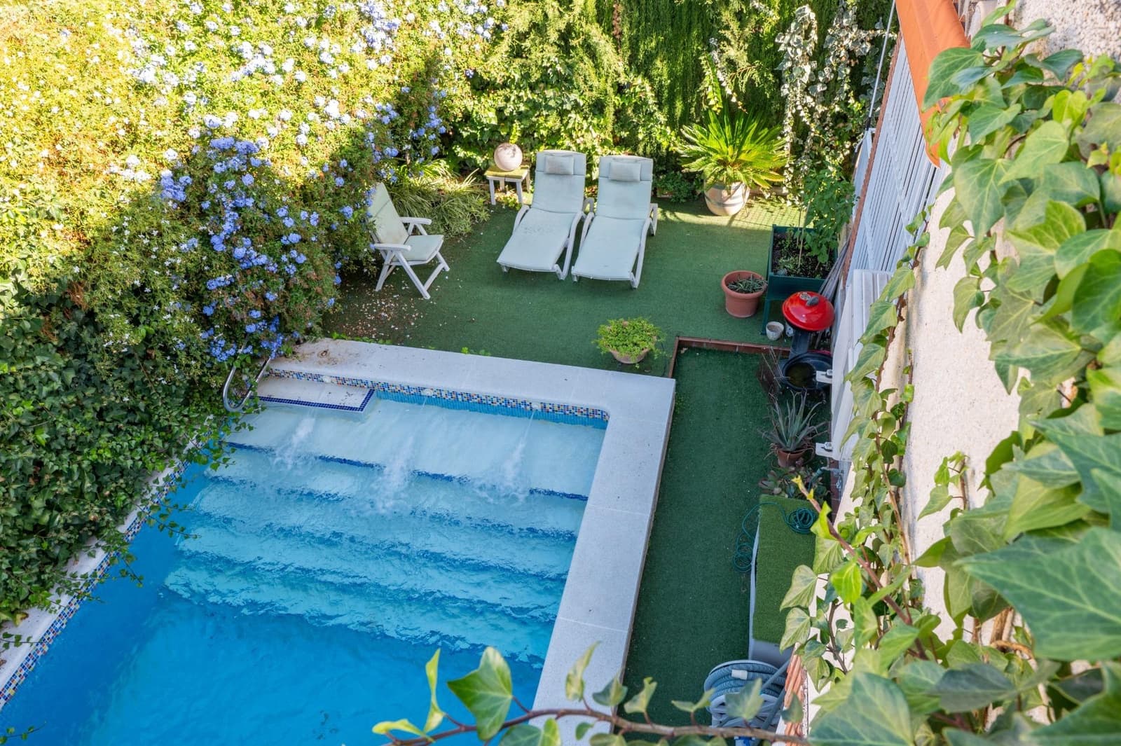 4 sypialnia Dom blizniak na sprzedaż w Huetor Vega z basenem - 390 000 € (Ref: 9406645)