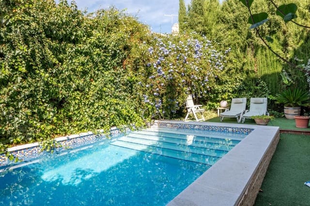 4 soveværelse Semi-Rækkehus til salg i Huétor Vega med swimmingpool - € 390.000 (Ref: 9406645)