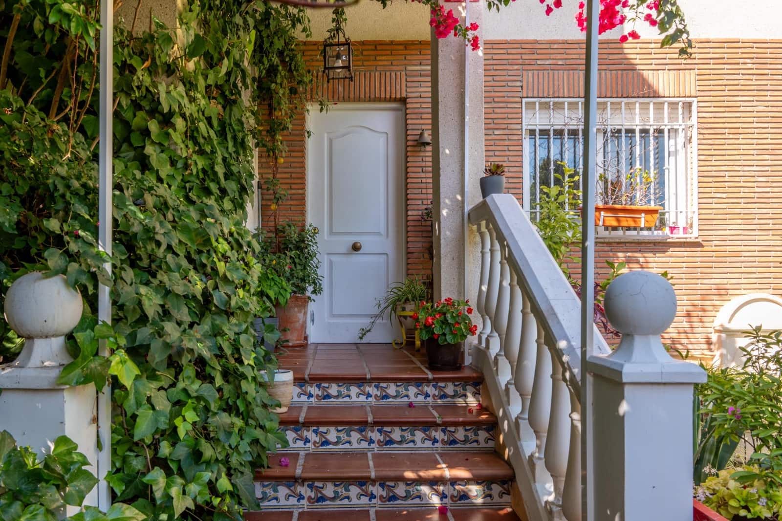 4 sypialnia Dom blizniak na sprzedaż w Huetor Vega z basenem - 390 000 € (Ref: 9406645)