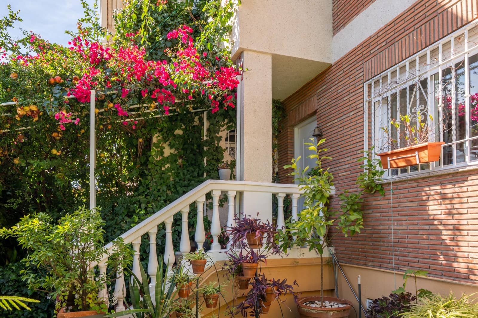 4 sypialnia Dom blizniak na sprzedaż w Huetor Vega z basenem - 390 000 € (Ref: 9406645)