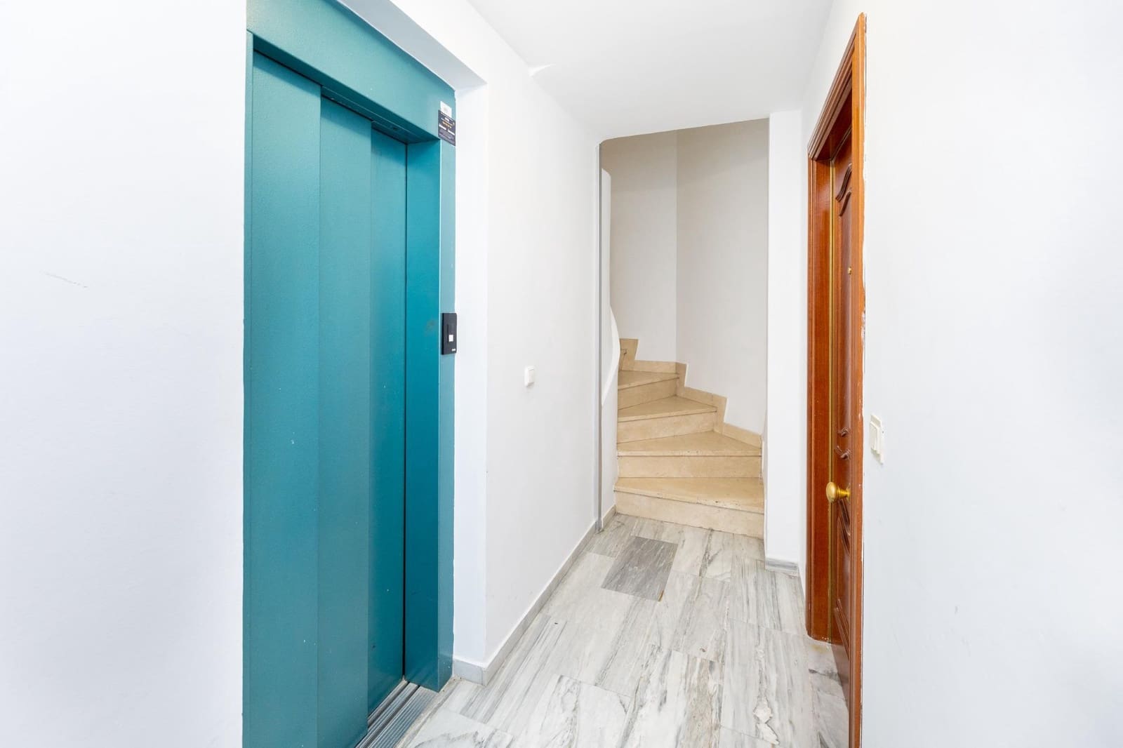 2 sovrum Lägenhet till salu i Granada stad - 249 000 € (Ref: 9406646)