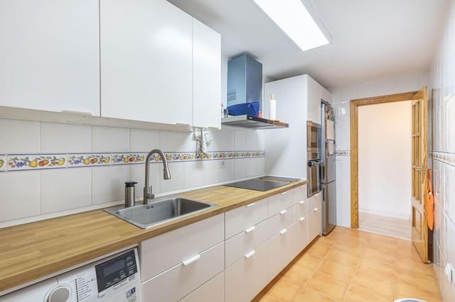 2 bedroom Flat for sale in Las Gabias with pool garage - € 149,500 (Ref: 9406648)