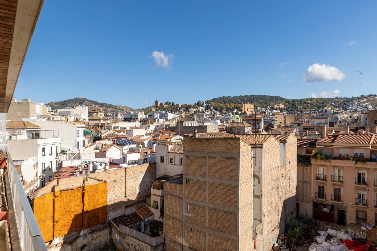 6 sovrum Lägenhet till salu i Granada stad - 850 000 € (Ref: 9406649)