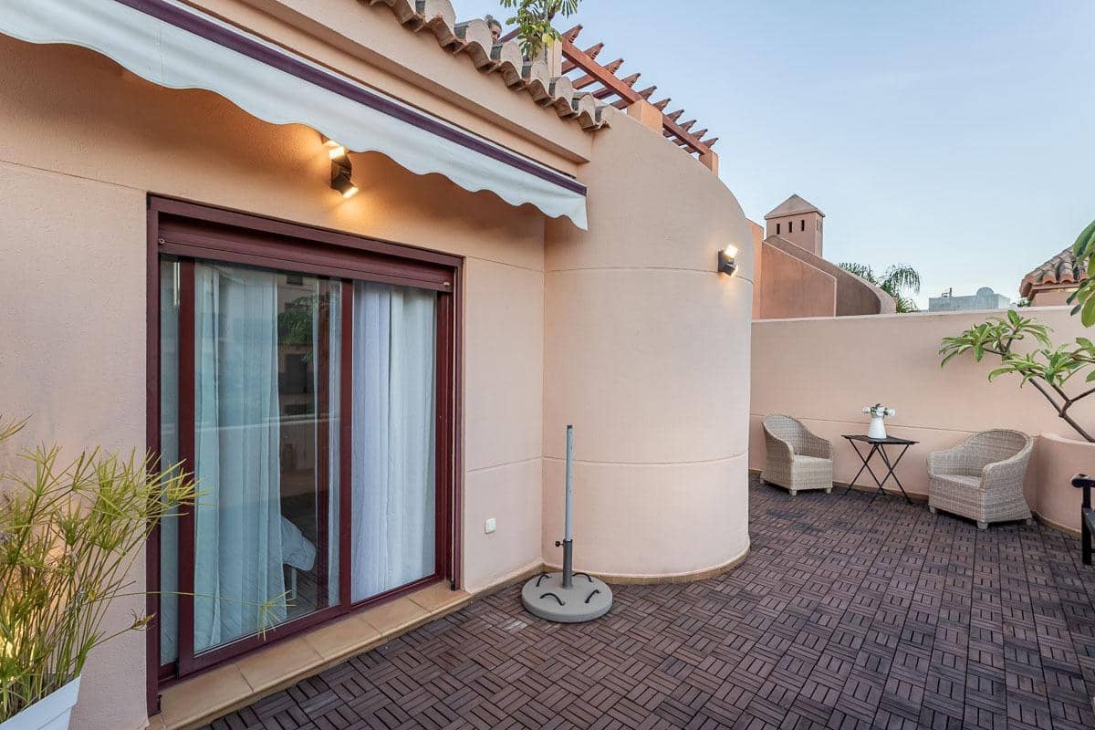 5 soveværelse Rækkehus til salg i Motril med swimmingpool garage - € 587.000 (Ref: 9406650)