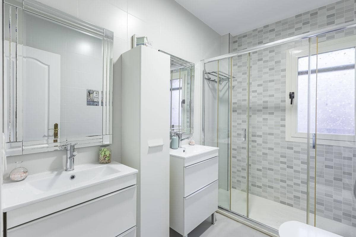 5 soveværelse Rækkehus til salg i Motril med swimmingpool garage - € 587.000 (Ref: 9406650)