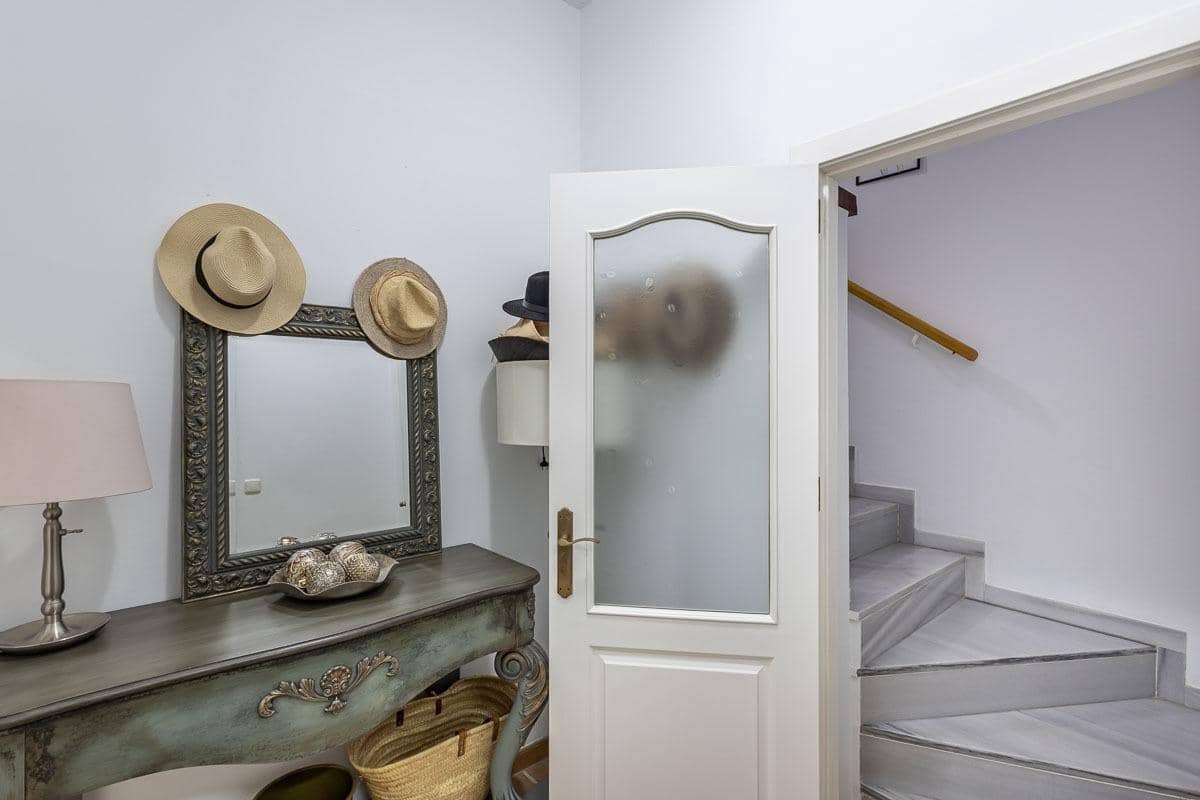 5 soveværelse Rækkehus til salg i Motril med swimmingpool garage - € 587.000 (Ref: 9406650)