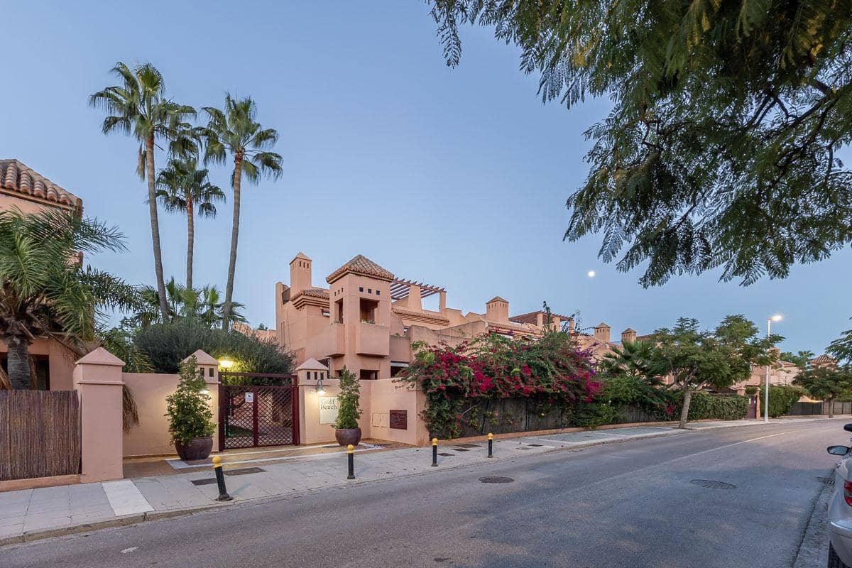 5 soveværelse Rækkehus til salg i Motril med swimmingpool garage - € 587.000 (Ref: 9406650)