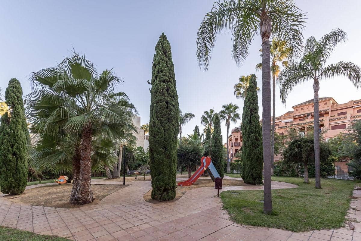 5 soveværelse Rækkehus til salg i Motril med swimmingpool garage - € 587.000 (Ref: 9406650)