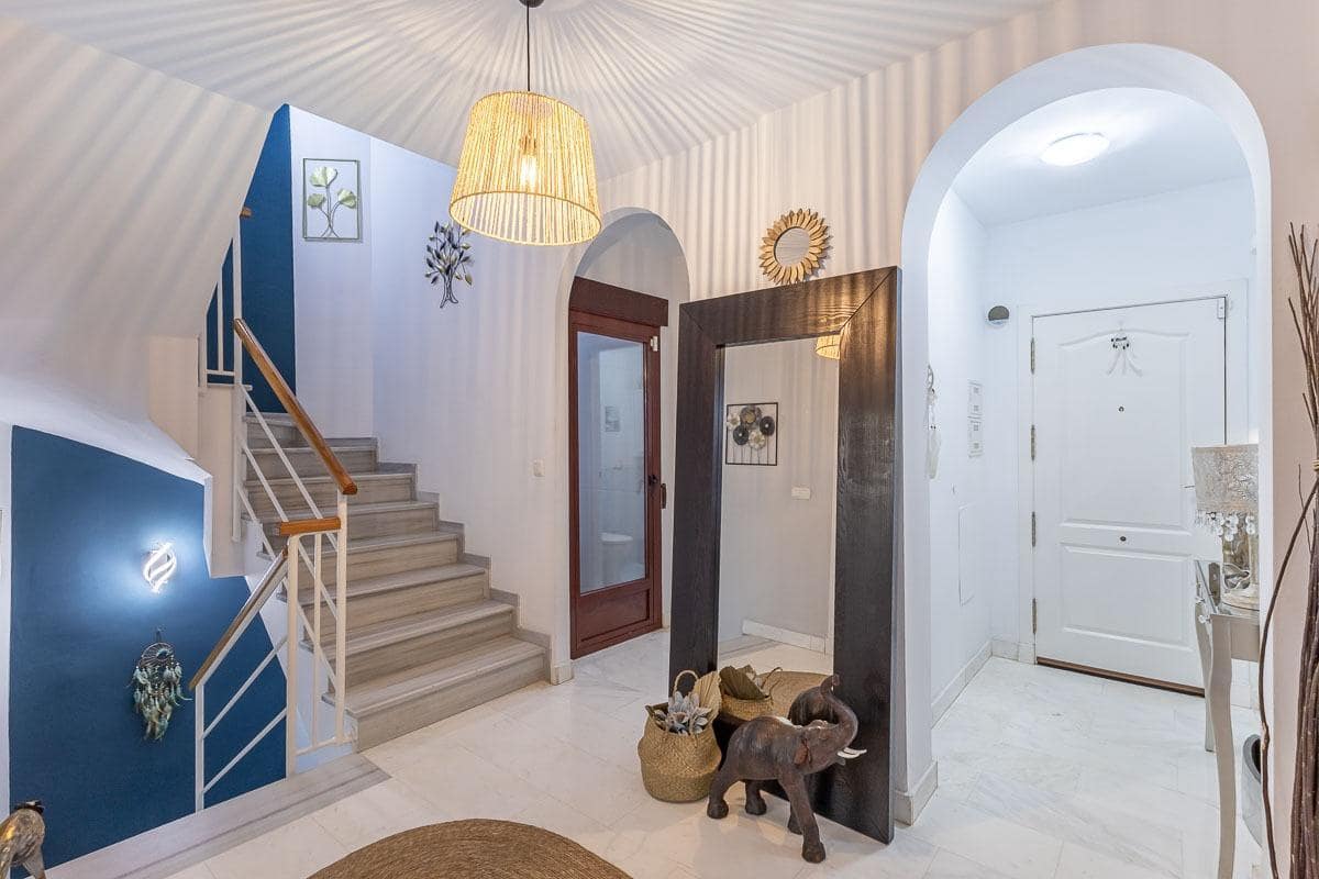 5 soveværelse Rækkehus til salg i Motril med swimmingpool garage - € 587.000 (Ref: 9406650)
