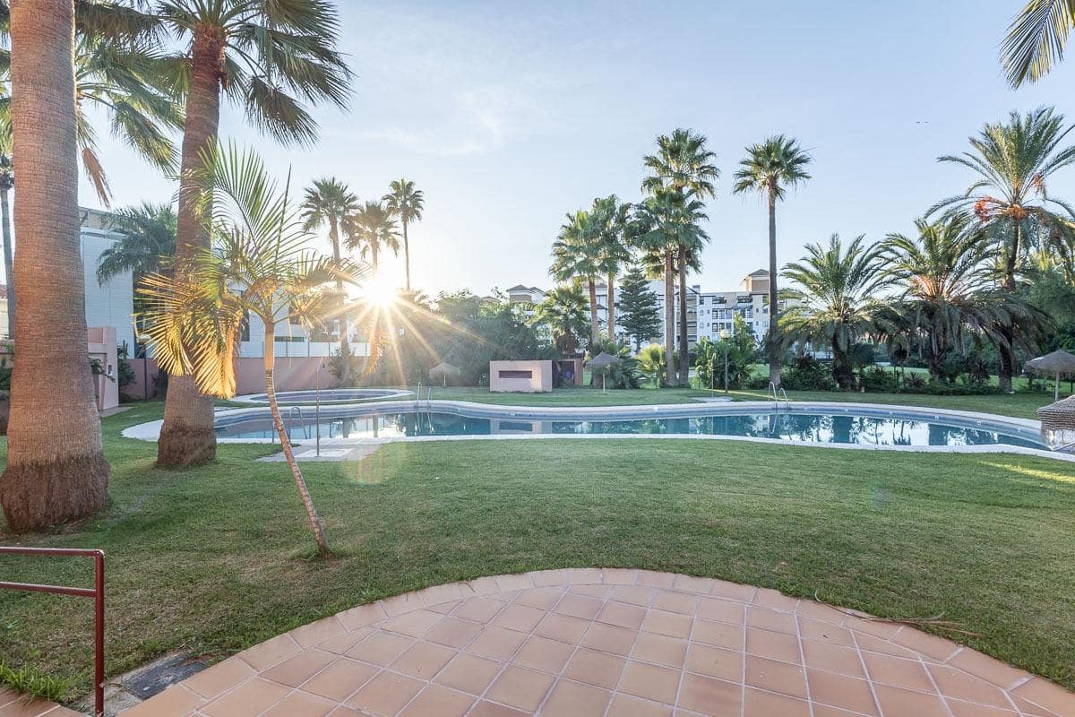 5 soveværelse Rækkehus til salg i Motril med swimmingpool garage - € 587.000 (Ref: 9406650)
