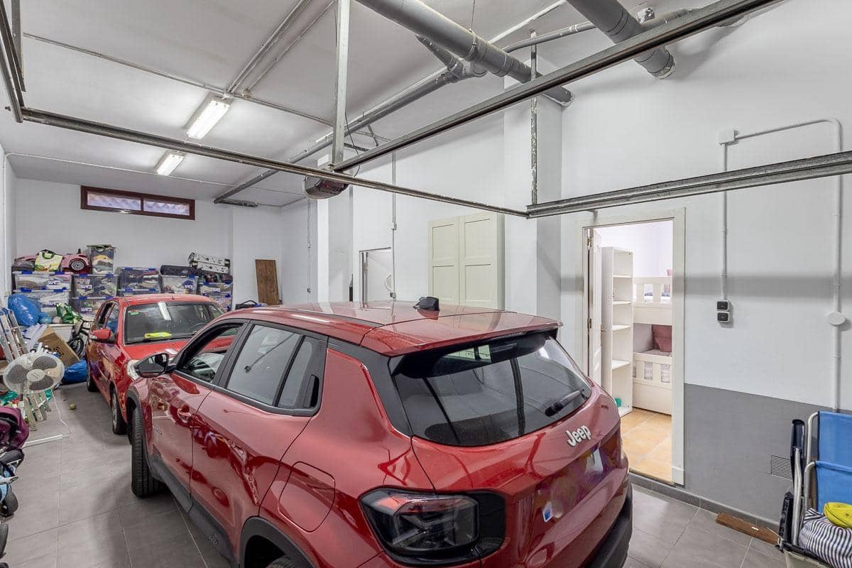 5 soveværelse Rækkehus til salg i Motril med swimmingpool garage - € 587.000 (Ref: 9406650)