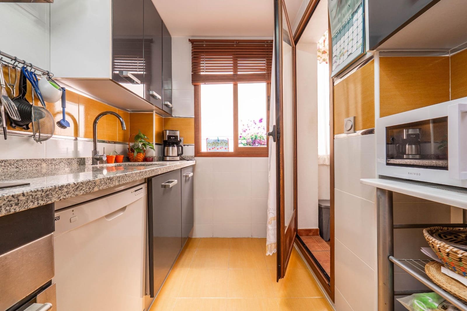 1 bedroom Apartment for sale in Ogijares with garage - € 137,900 (Ref: 9411218)