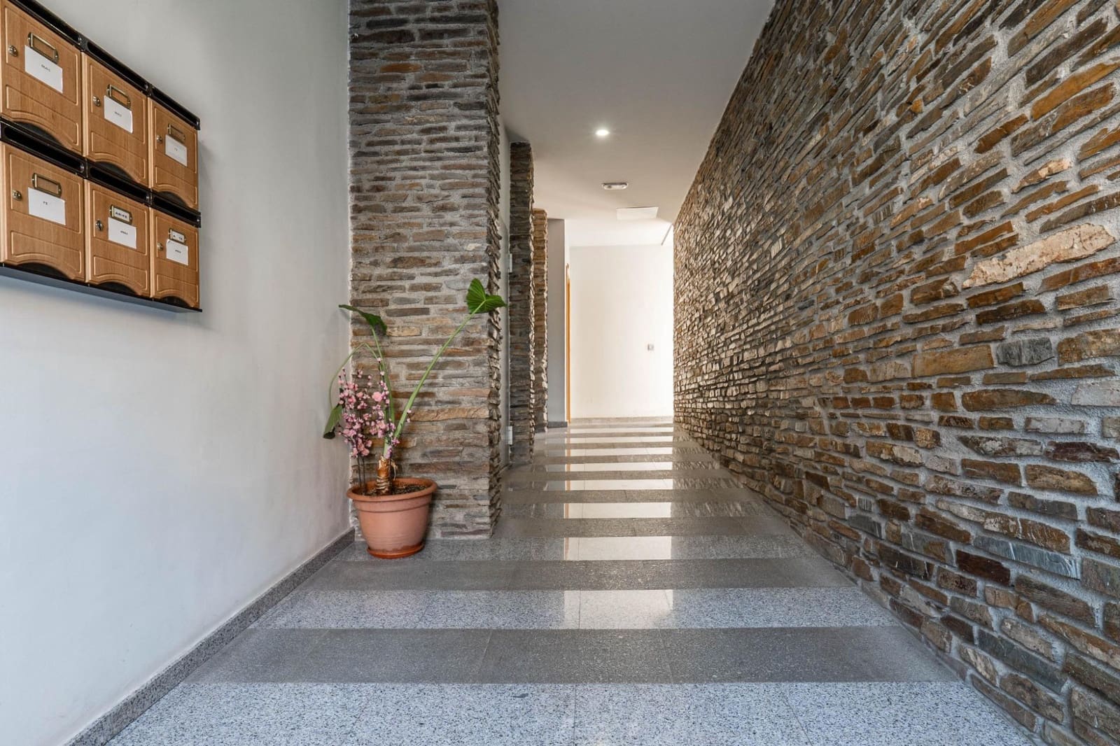 1 bedroom Apartment for sale in Ogijares with garage - € 137,900 (Ref: 9411218)