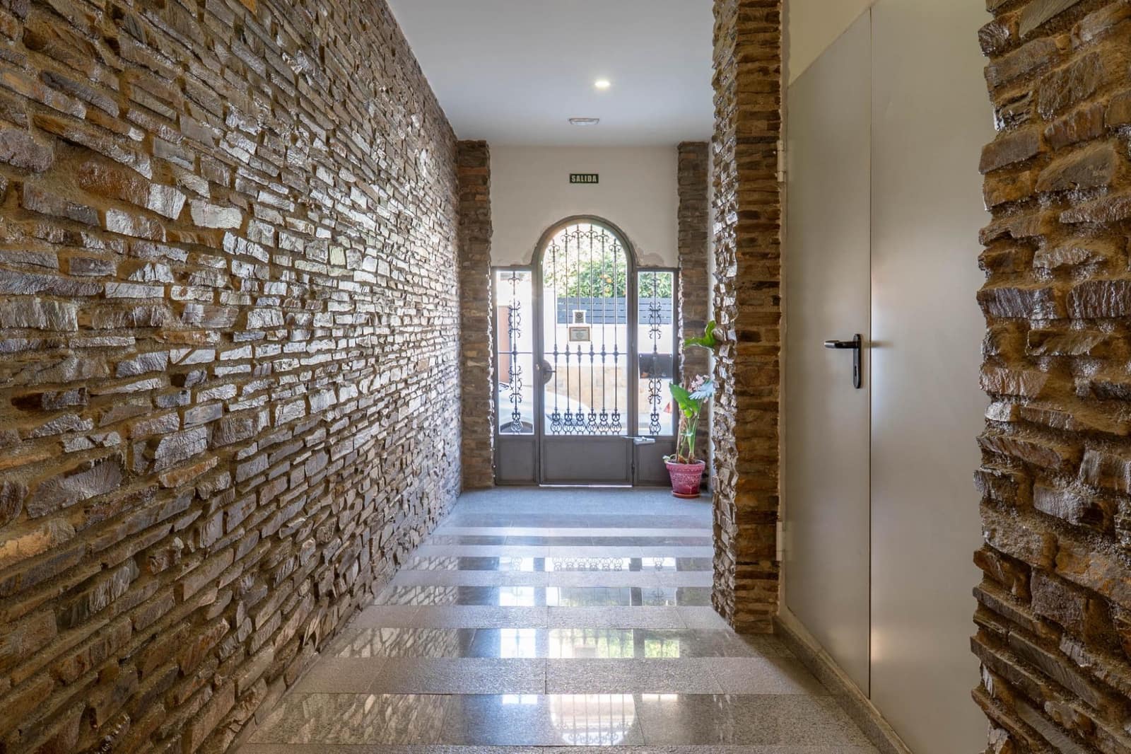 1 bedroom Apartment for sale in Ogijares with garage - € 137,900 (Ref: 9411218)