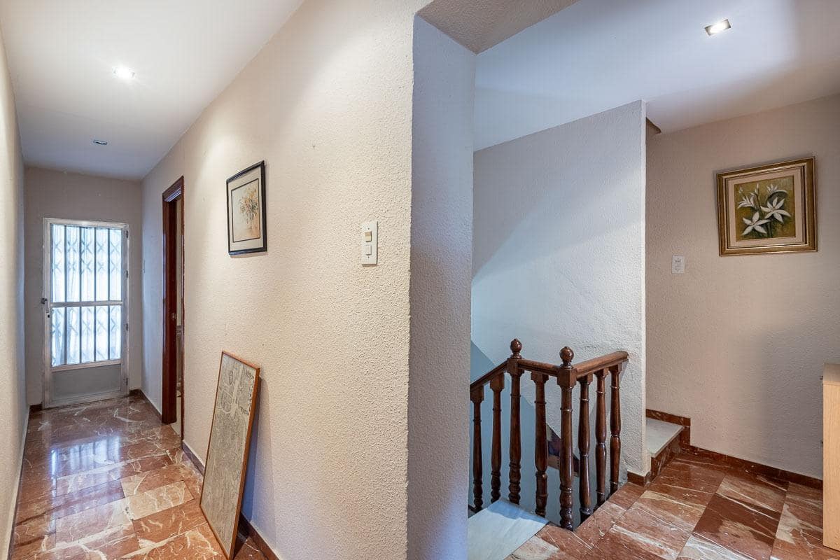 5 slaapkamer Rijtjeshuis te koop in Granada stad - € 339.000 (Ref: 9414009)