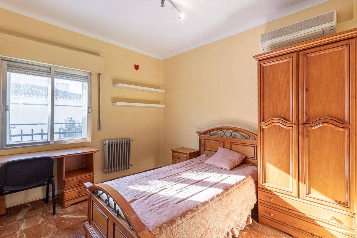5 slaapkamer Rijtjeshuis te koop in Granada stad - € 339.000 (Ref: 9414009)