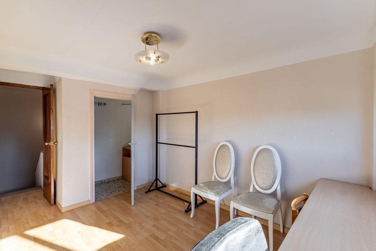 5 slaapkamer Rijtjeshuis te koop in Granada stad - € 339.000 (Ref: 9414009)