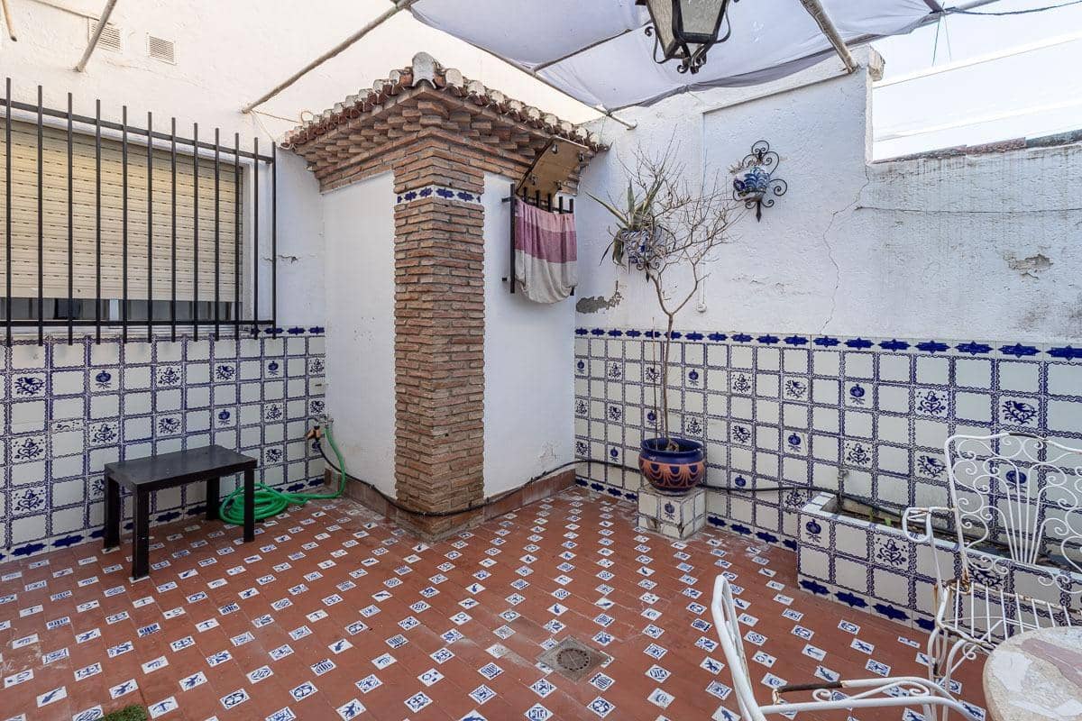 5 slaapkamer Rijtjeshuis te koop in Granada stad - € 339.000 (Ref: 9414009)