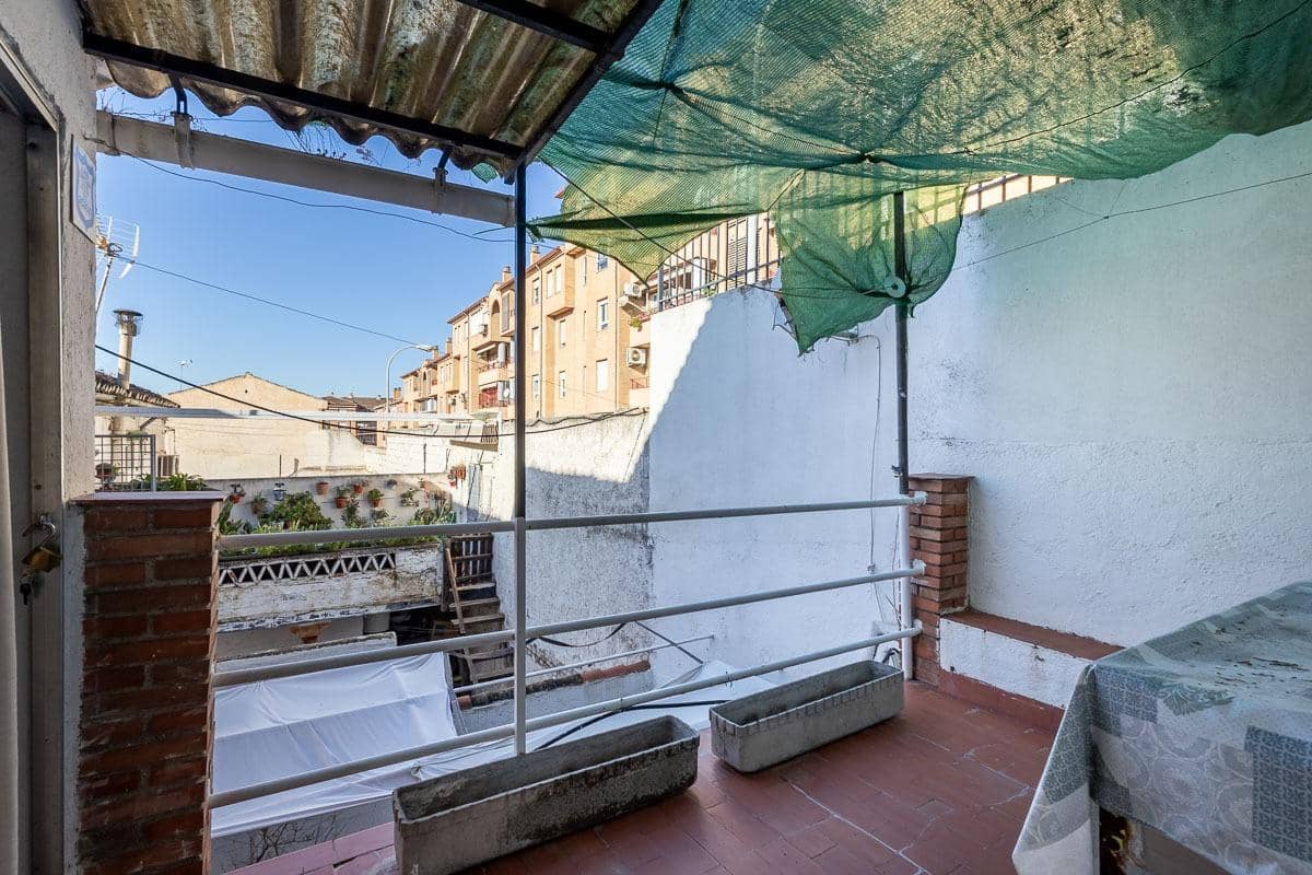 5 slaapkamer Rijtjeshuis te koop in Granada stad - € 339.000 (Ref: 9414009)