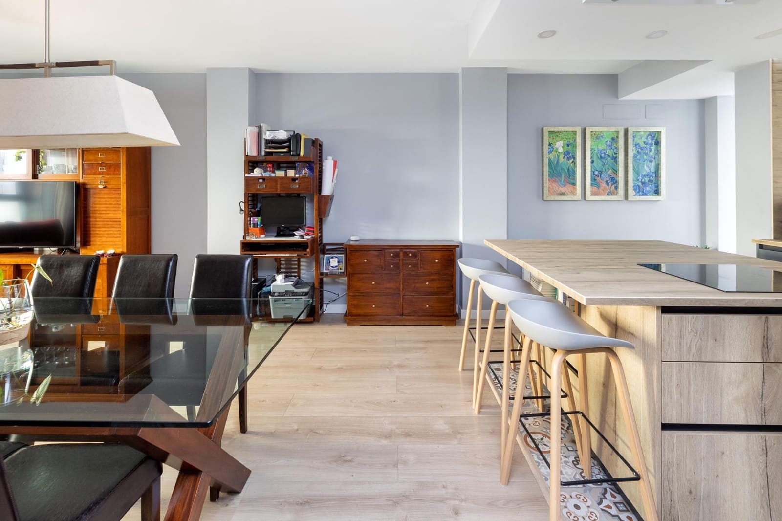 4 bedroom Flat for sale in Granada city with garage - € 590,000 (Ref: 9414011)