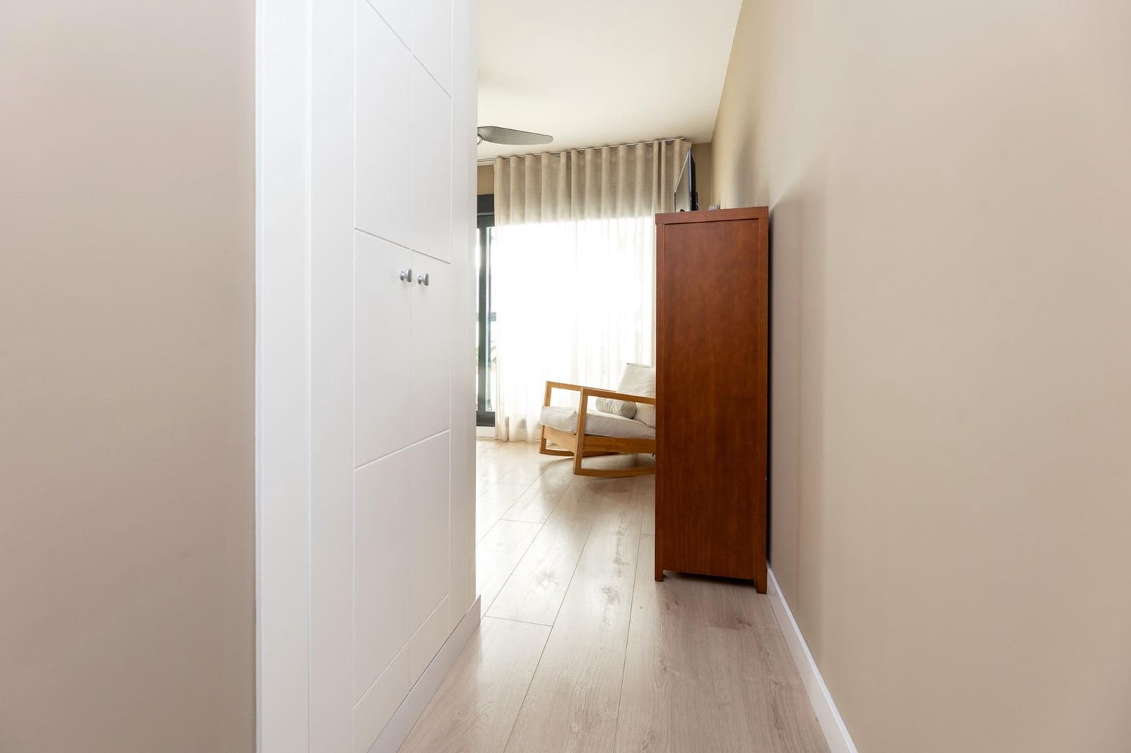 4 bedroom Flat for sale in Granada city with garage - € 590,000 (Ref: 9414011)