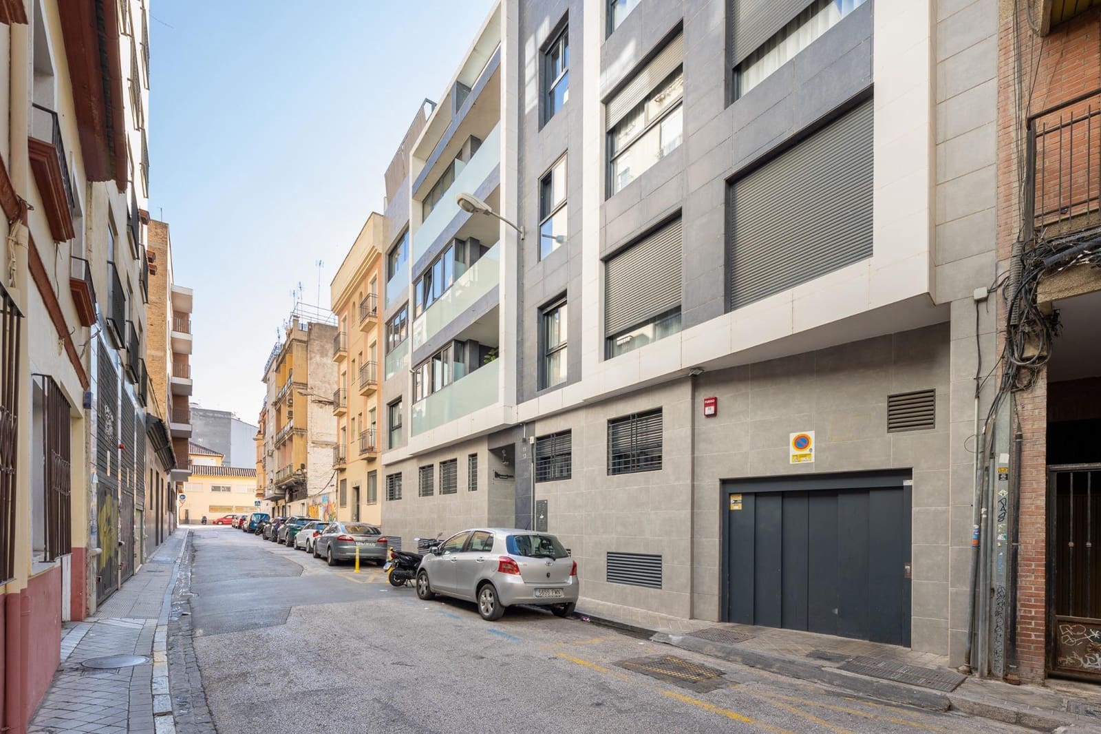 4 bedroom Flat for sale in Granada city with garage - € 590,000 (Ref: 9414011)