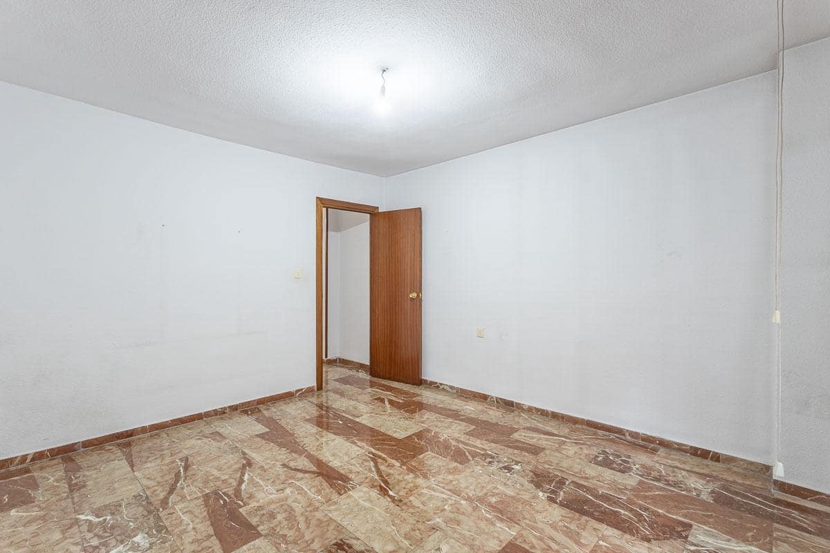 4 soveværelse Lejlighed til salg i Granada by med garage - € 315.000 (Ref: 9416072)