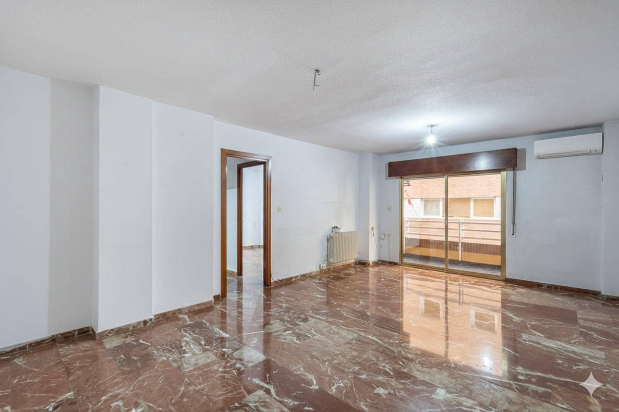 4 soveværelse Lejlighed til salg i Granada by med garage - € 315.000 (Ref: 9416072)