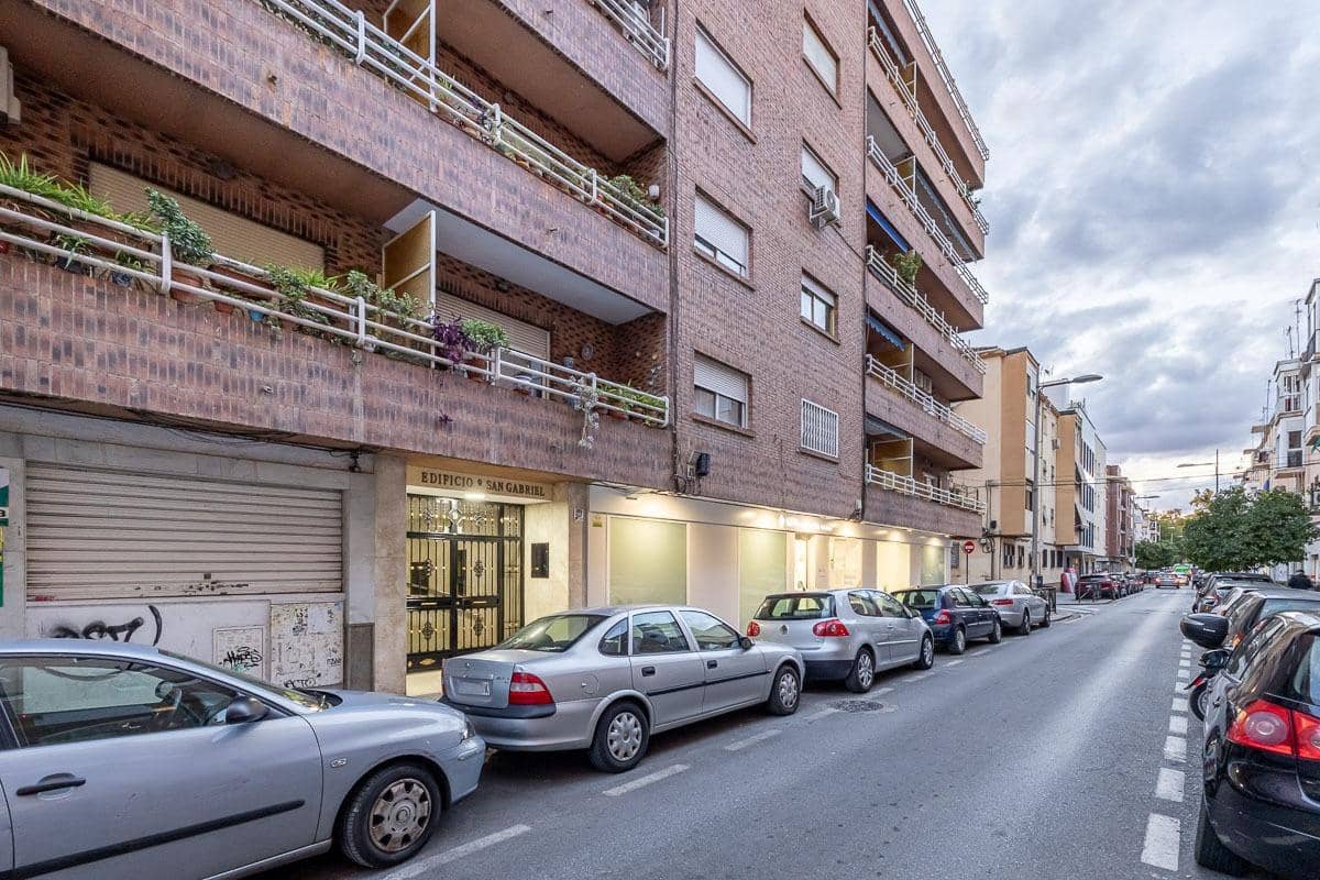 4 soveværelse Lejlighed til salg i Granada by med garage - € 315.000 (Ref: 9416072)