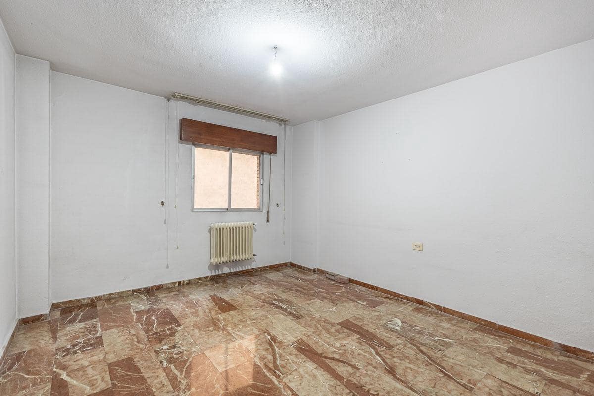 4 soveværelse Lejlighed til salg i Granada by med garage - € 315.000 (Ref: 9416072)