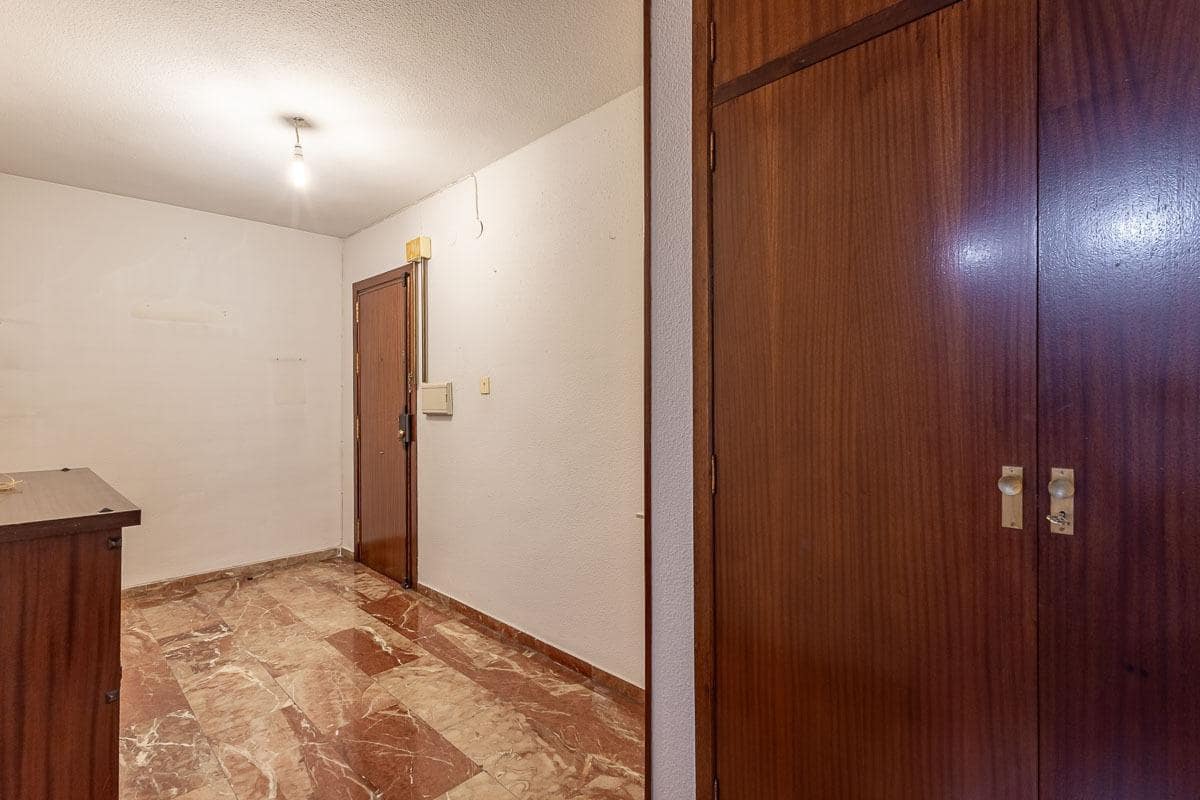 4 soveværelse Lejlighed til salg i Granada by med garage - € 315.000 (Ref: 9416072)