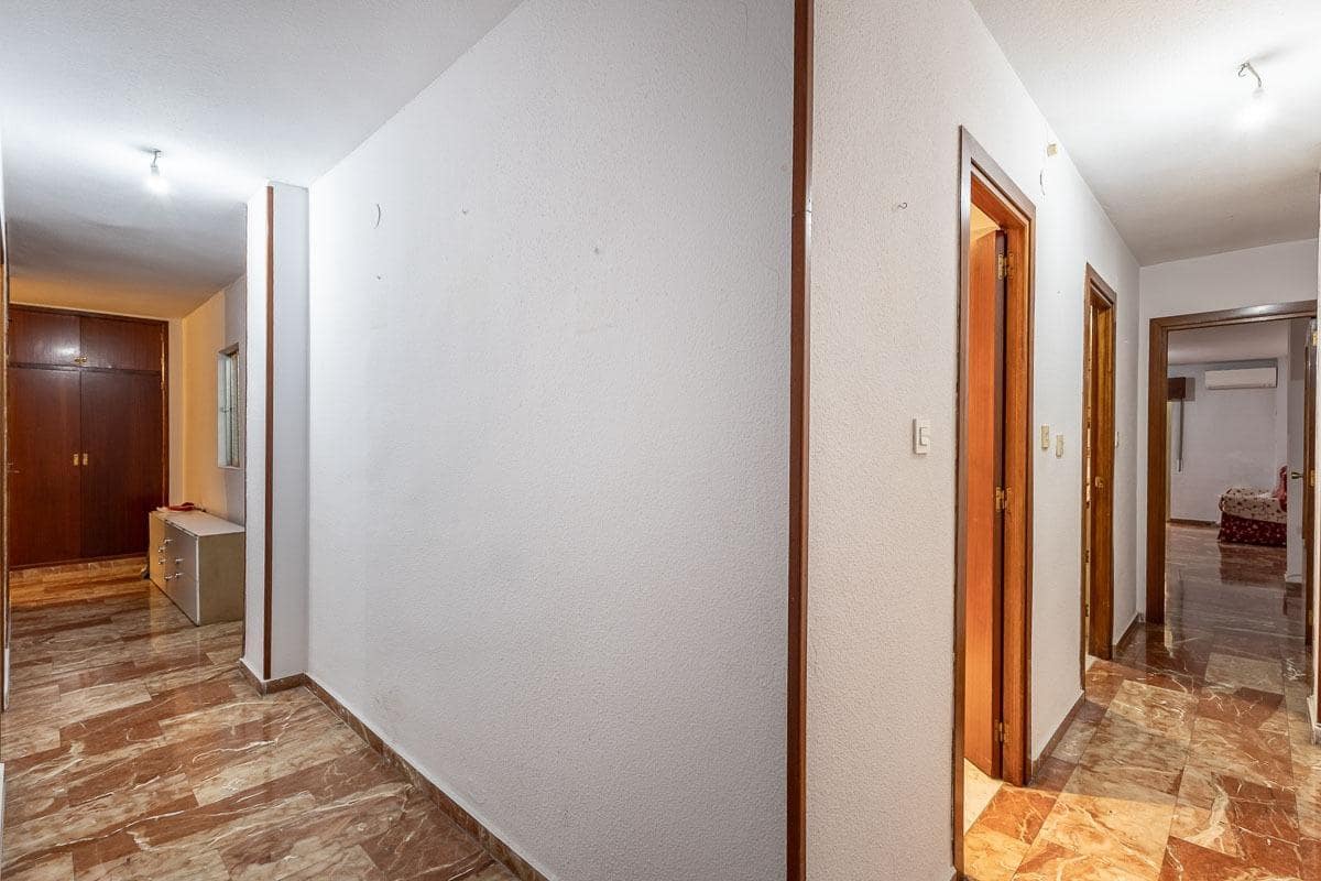 4 soveværelse Lejlighed til salg i Granada by med garage - € 315.000 (Ref: 9416072)