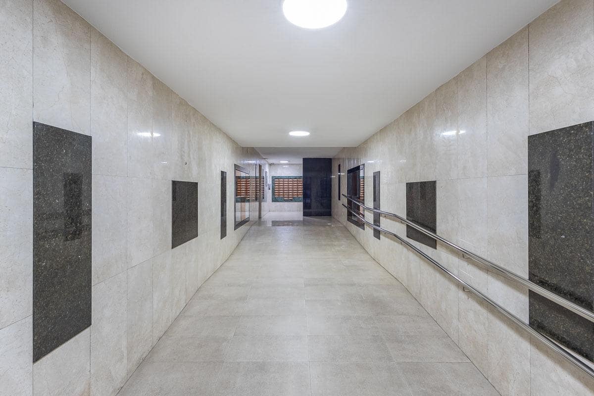 4 soveværelse Lejlighed til salg i Granada by med garage - € 315.000 (Ref: 9416072)