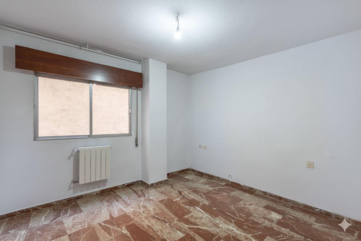 4 soveværelse Lejlighed til salg i Granada by med garage - € 315.000 (Ref: 9416072)