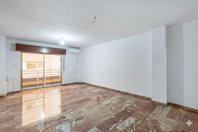 4 soveværelse Lejlighed til salg i Pajaritos - Plaza de Toros, Granada by med garage - € 315.000 (Ref: 9416072)