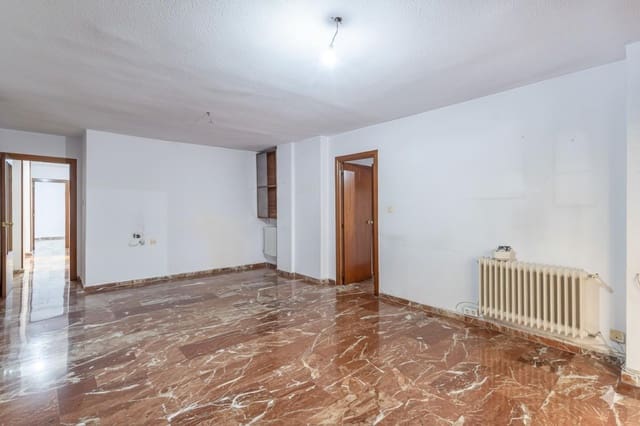 4 soveværelse Lejlighed til salg i Pajaritos - Plaza de Toros, Granada by med garage - € 315.000 (Ref: 9416072)