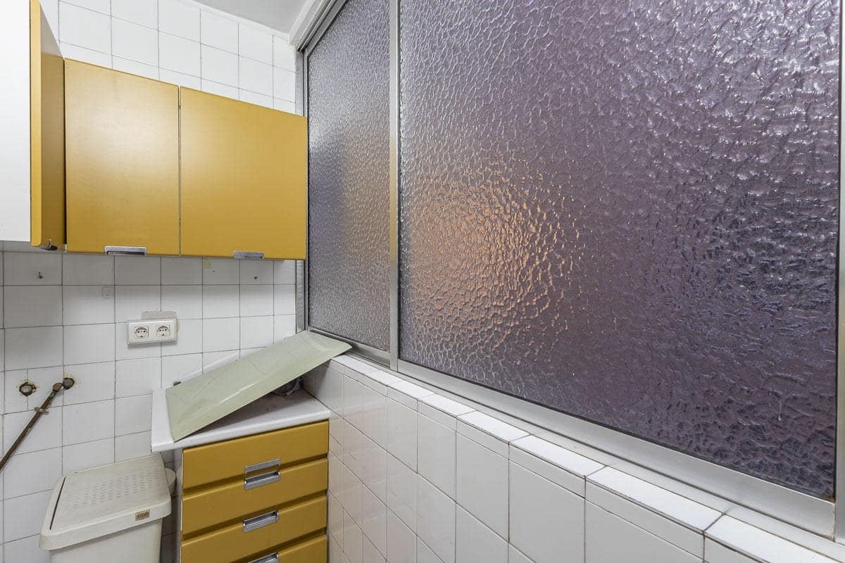 4 soveværelse Lejlighed til salg i Granada by med garage - € 315.000 (Ref: 9416072)