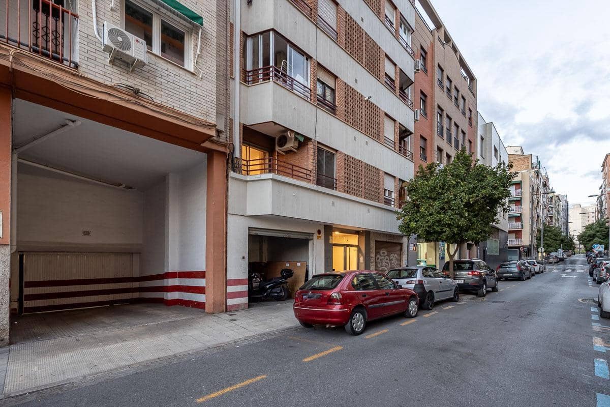 4 soveværelse Lejlighed til salg i Granada by med garage - € 315.000 (Ref: 9416072)
