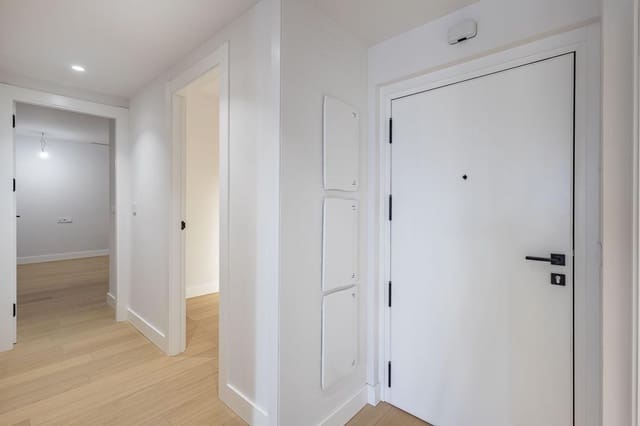 2 bedroom Flat for sale in Albaicin, Granada city - € 332,000 (Ref: 9419620)