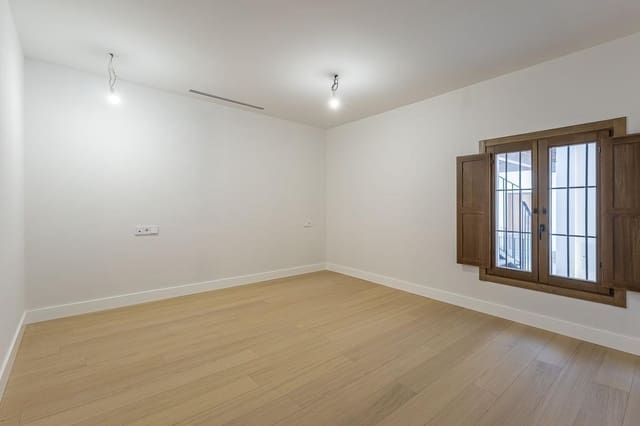 2 bedroom Flat for sale in Albaicin, Granada city - € 332,000 (Ref: 9419620)