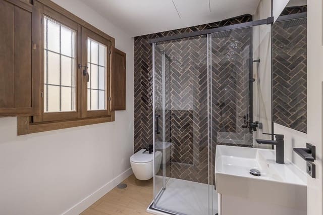 2 bedroom Flat for sale in Albaicin, Granada city - € 332,000 (Ref: 9419620)