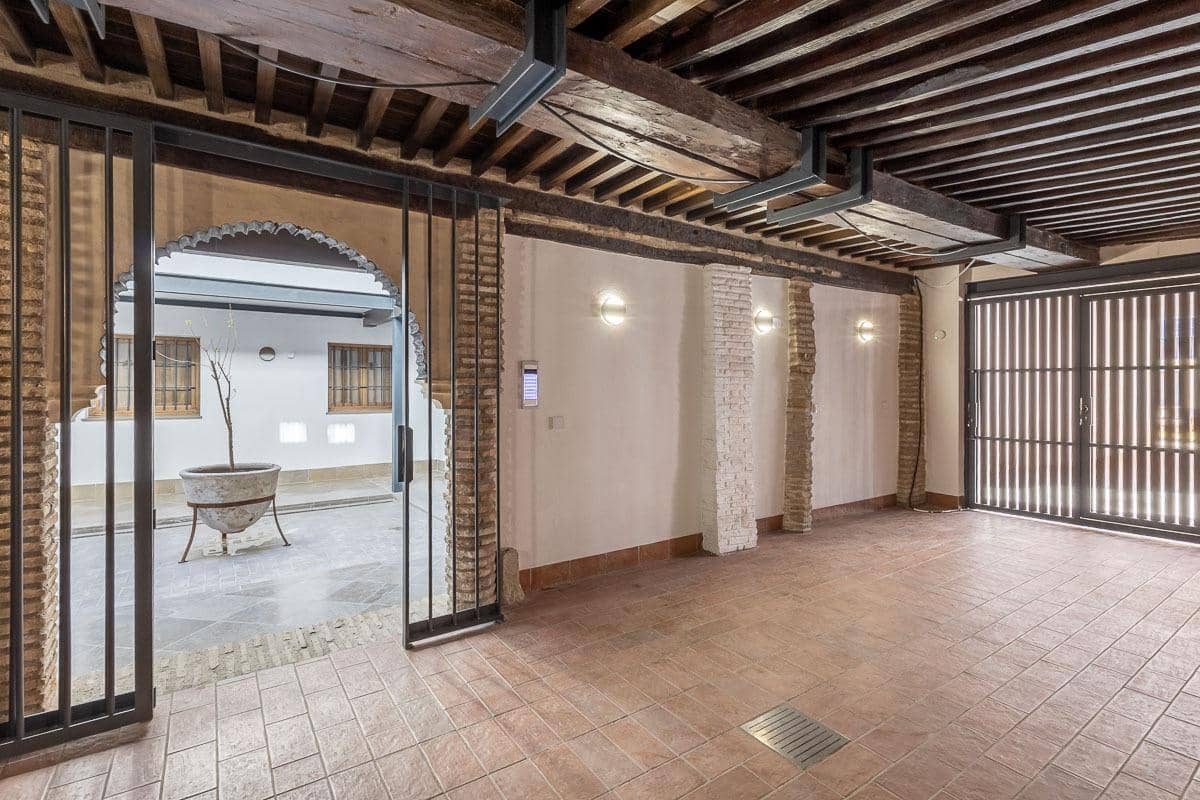 2 bedroom Flat for sale in Granada city - € 332,000 (Ref: 9419620)