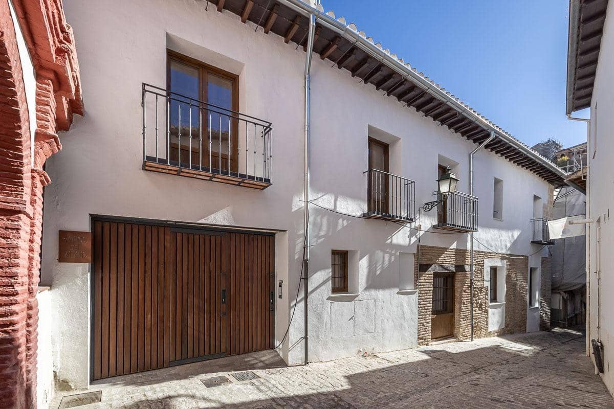 2 bedroom Flat for sale in Granada city - € 332,000 (Ref: 9419620)