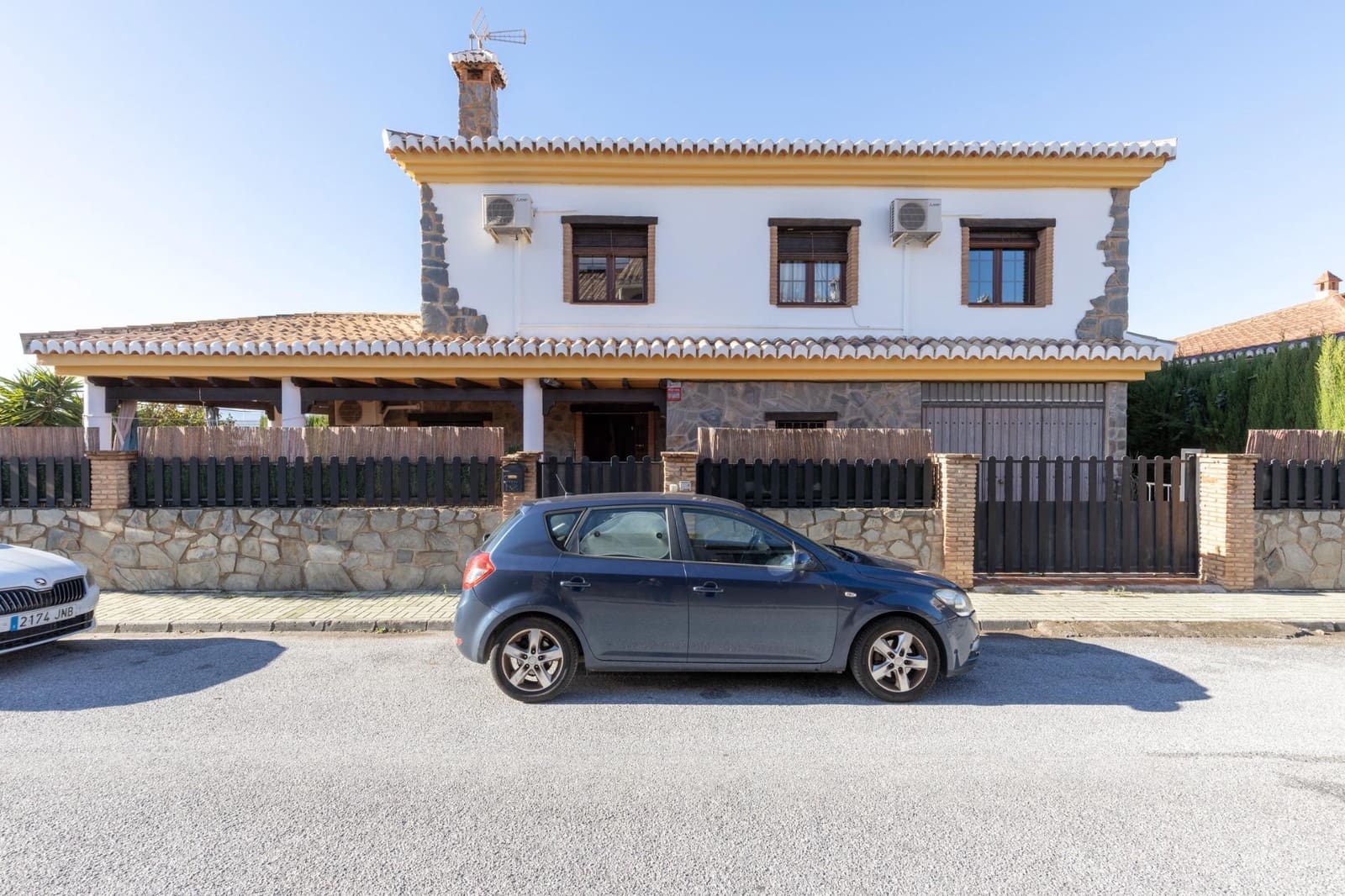 4 soverom Villa til salgs i Durcal med svømmebasseng garasje - € 319 000 (Ref: 9419621)