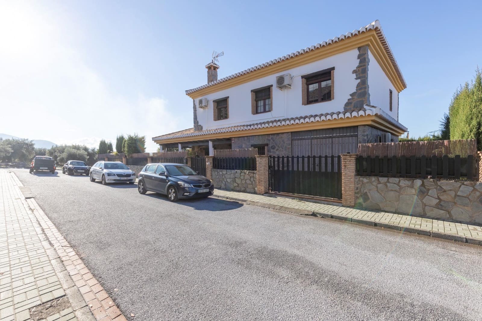 4 soverom Villa til salgs i Durcal med svømmebasseng garasje - € 319 000 (Ref: 9419621)