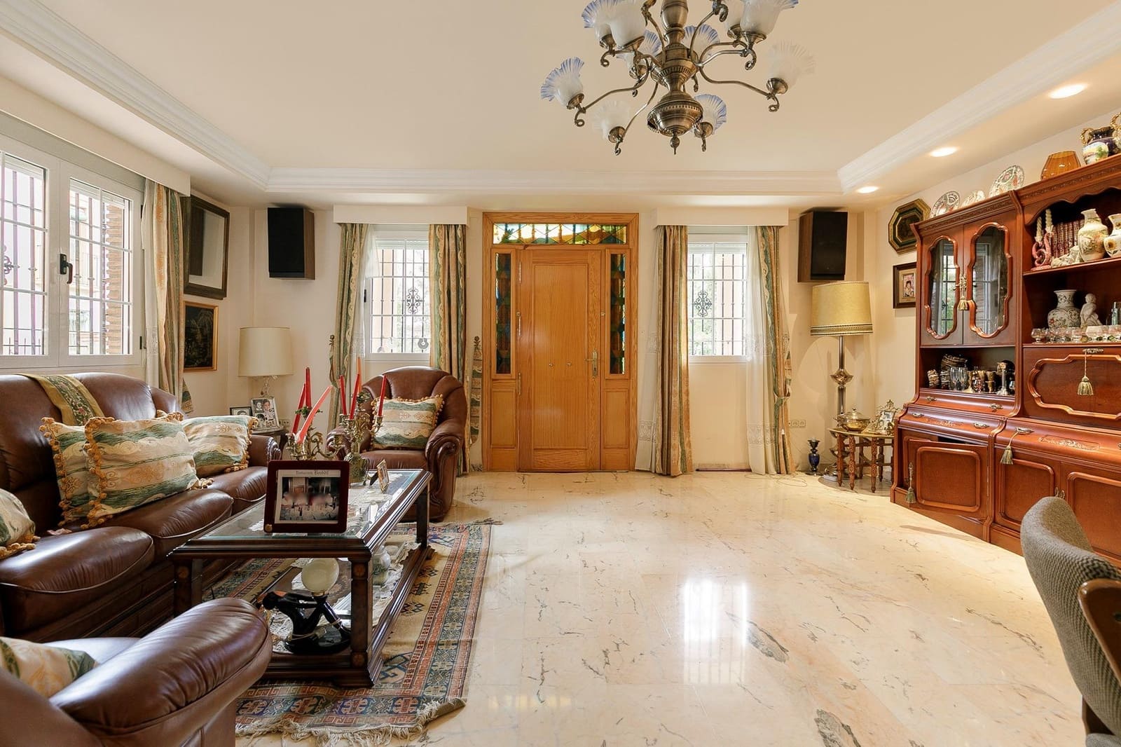 4 bedroom Villa for sale in Granada city with garage - € 714,000 (Ref: 9419622)