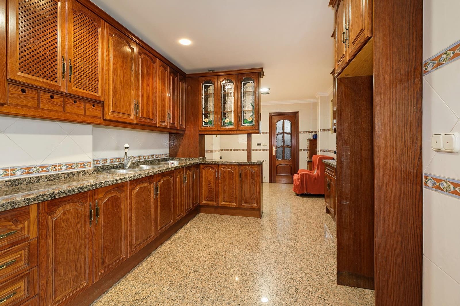 4 bedroom Villa for sale in Granada city with garage - € 714,000 (Ref: 9419622)